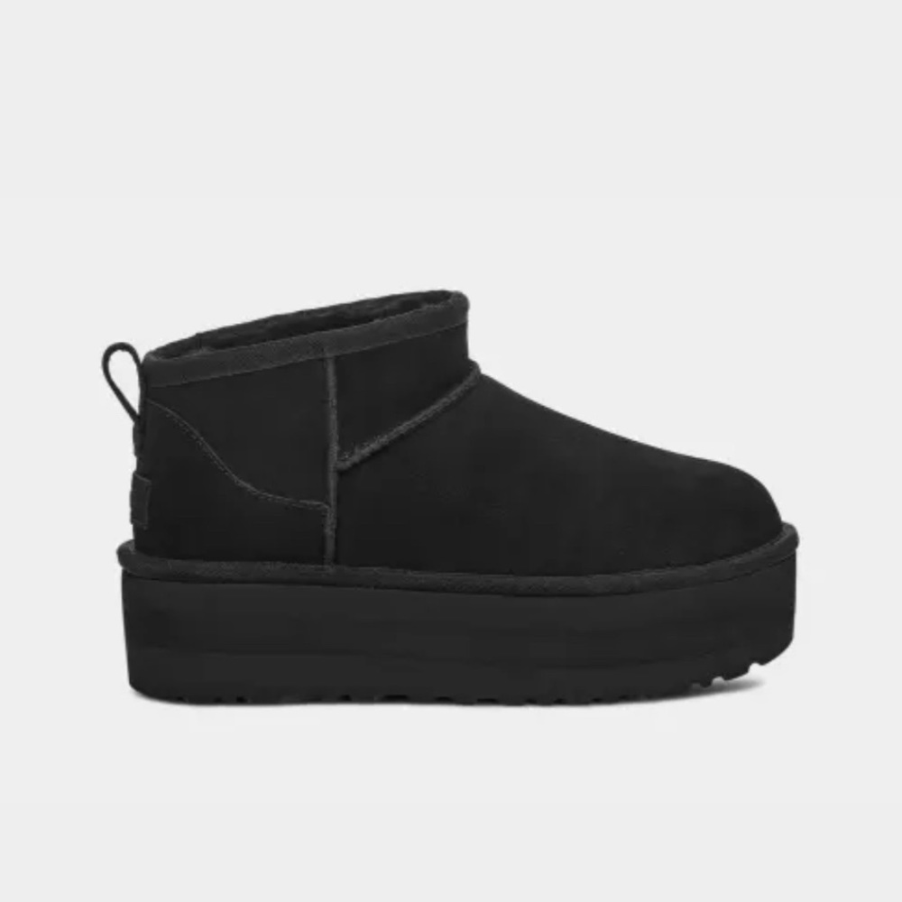 Classic Ultra Mini Platform Boot size 8